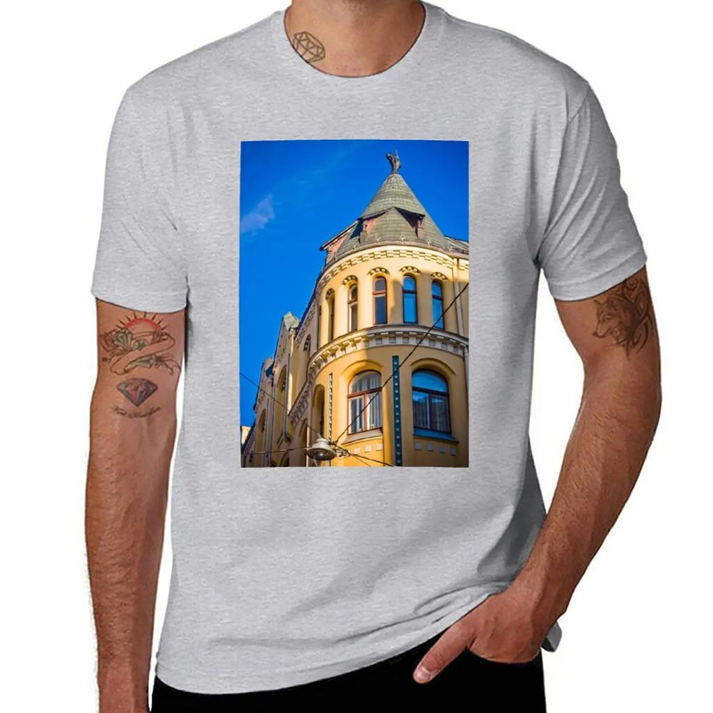 famous cat from Riga T-Shirt shirts graphic tees oversizeds blacks t-shirts