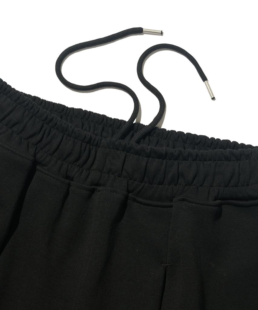 TAILOR STUDIO College Core Bermuda Pants (Black)