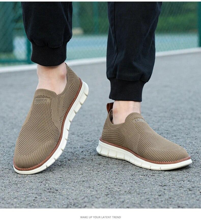 Breathable Men Casual Shoes Lightweight Outdoor Male Walking Shoes Anti-slip Men's Sneakers Slip On Flats Running Shoes