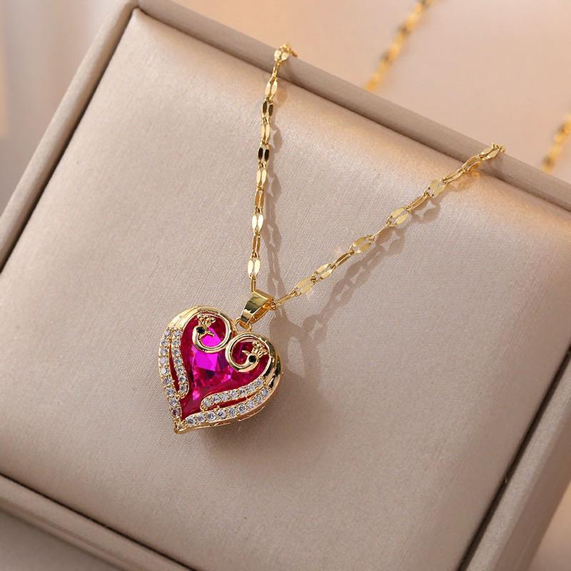 Women's Fashion Heart Pendant Necklace - Elegant, Simple Design, Versatile Clavicle Chain Jewelry