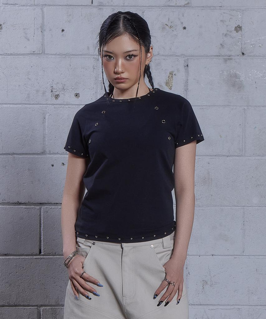 DAUSPICE (Duc) Eyelet Stud Semi-Crop T-Shirt Black