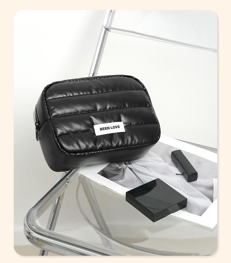 Bei Lian High-End Large Capacity Makeup & Travel Toiletry Bag