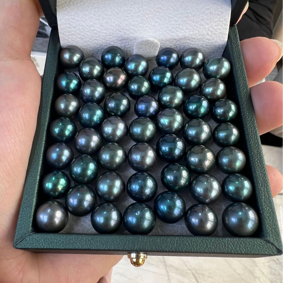Peacock Green Near-Round Tahitian Black Freshwater Pearl 9-10mm - Basically Flawless 9-10mm