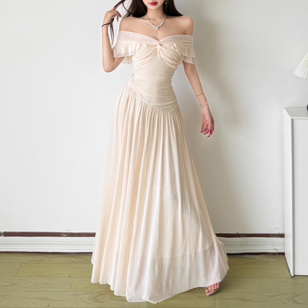 2026 European and American French gentle wind one-word shoulder off-the-shoulder suspender summer new waist and thin high-end dress