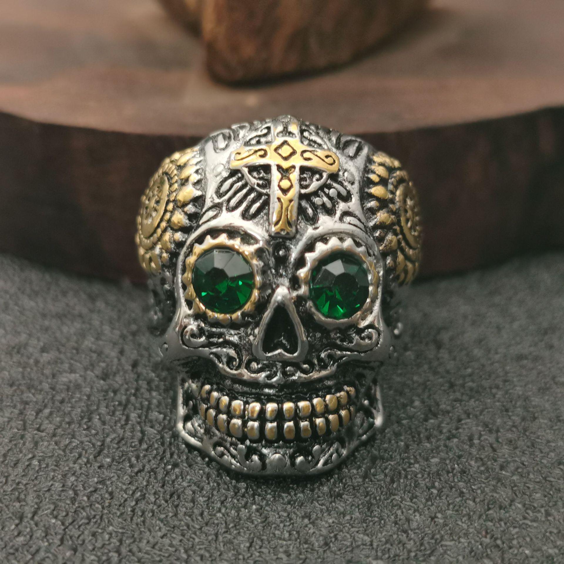 Men s Retro Three-Dimensional Green Diamond Skull Ring - European & American Hip Hop Style Jewelry US 11