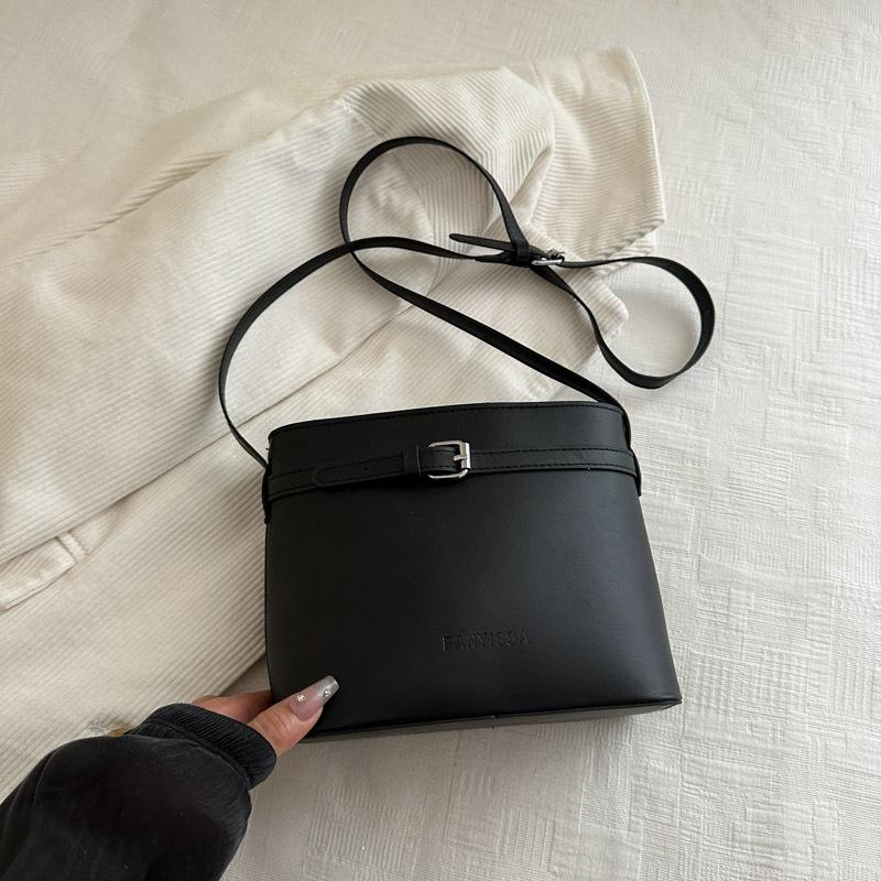 Fashion and Popular Dopamine Color Simple Lychee Pattern Bucket Bag Versatile Sense Casual Niche Design Messenger Bag