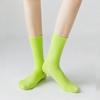 Trendige Damen Regenbogen Socken - Bunte Koreanische Style Süßigkeiten Mittelhohe Baumwollsocken