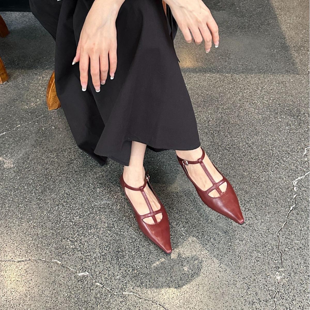 

Туфлі Мері Джейн у французькому стилі в стилі ретро з загостреним ротом Нові жіночі туфлі на низьких підборах 2024 року в корейському стилі Ніжні туфлі-ковші 40 вина червоного кольору