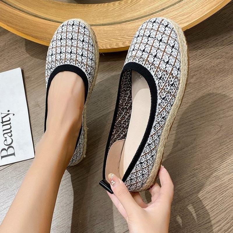 Autumn New Large-size Fly-woven One-pedal Round-head Single Shoes Breathable Women's Casual Knitted Shoes