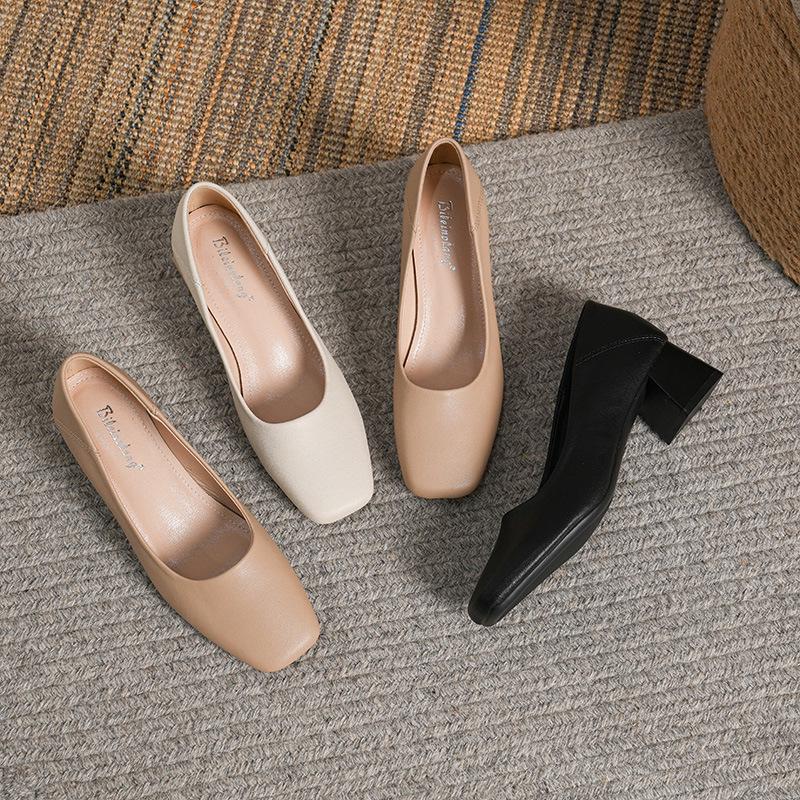 2023 Retro Soft Leather Square Toe Medium High Heel Women's Shoes