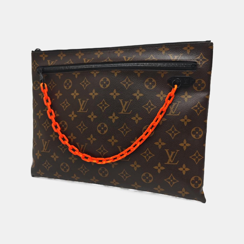[Pre-Owned] A4 Pouch Monogram Leather Handbag - Very Good #X0MHRP