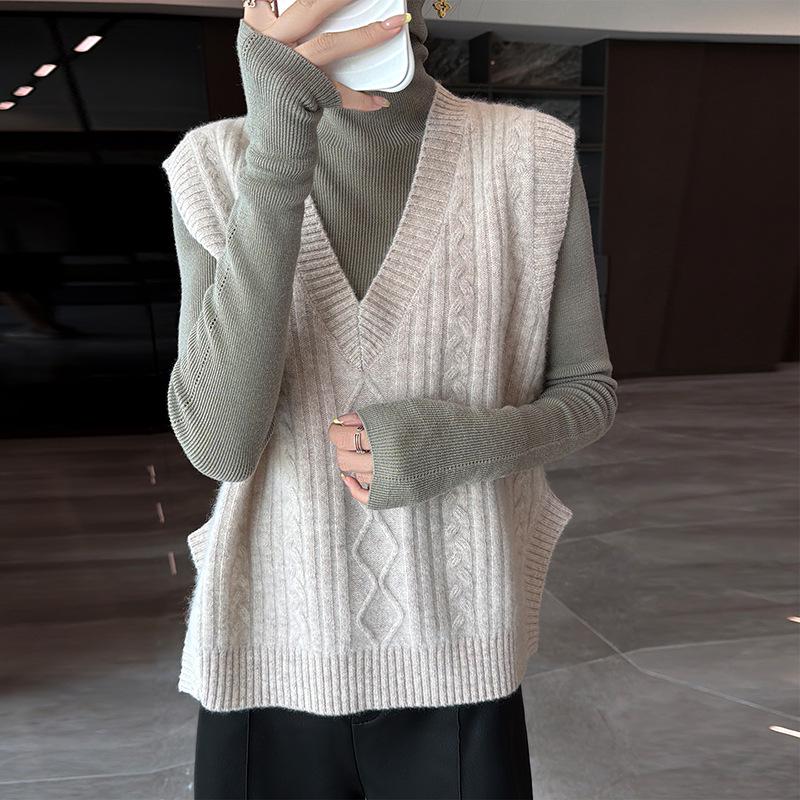 Women's Wool V-neck Diamond Pattern Knit Vest - Versatile Loose Sleeveless Cardigan for Autumn/Winter