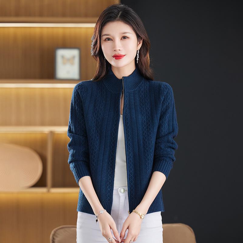2025 Herbststil Damen Stehkragen Reißverschluss Strickjacke Pullover für Mütter mittleren Alters