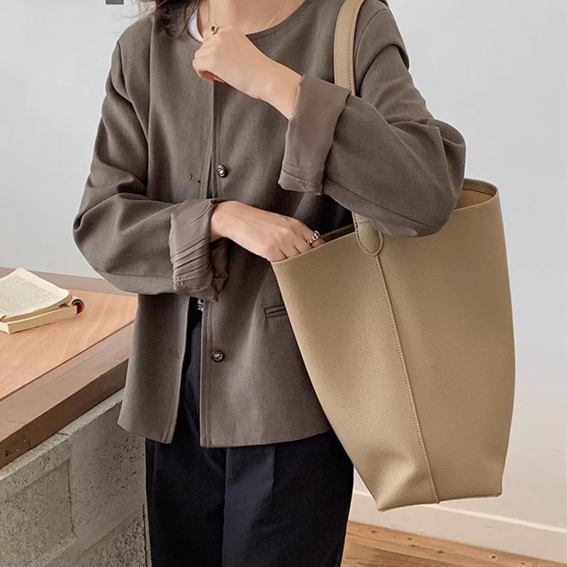 

Women s New Tote Bag, Cowhide Bucket Bag, Large Capacity Leather Armpit, Single Shoulder Bag, Large Capacity Women 24*16*36CM