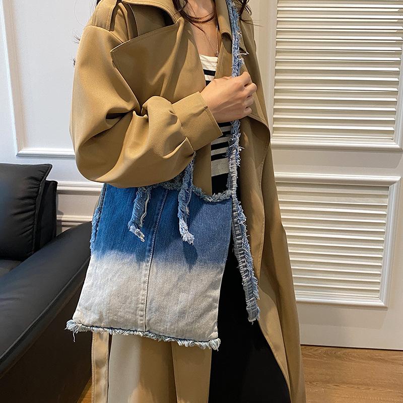 Washed Denim, Wandering Style, Niche Design, Crossbody Bag, Casual Women's Shoulder Bag, New Fashionable and Personalized Bag