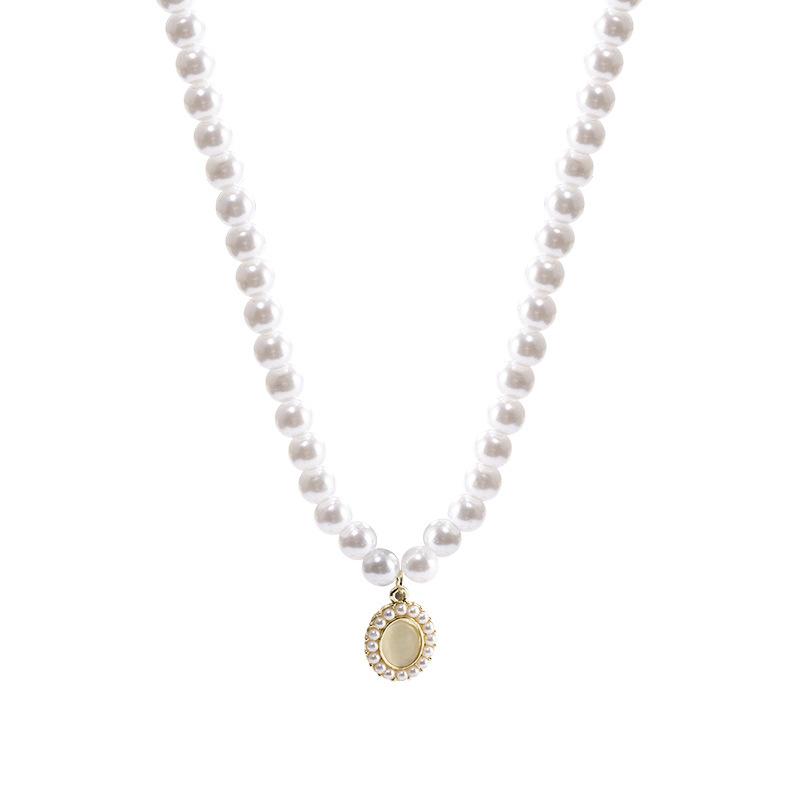 Leichter Luxus Nischen Perlenhalskette Damen Vielseitige High-End Schmetterling Titanstahl Schlüsselbeinkette Halskette