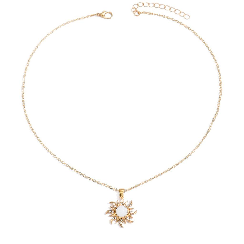 European and American Fashion Simple Sunflower Pendant Necklace Fashion Geometric Rotating Diamond Alloy Collarbone Chain Accessories