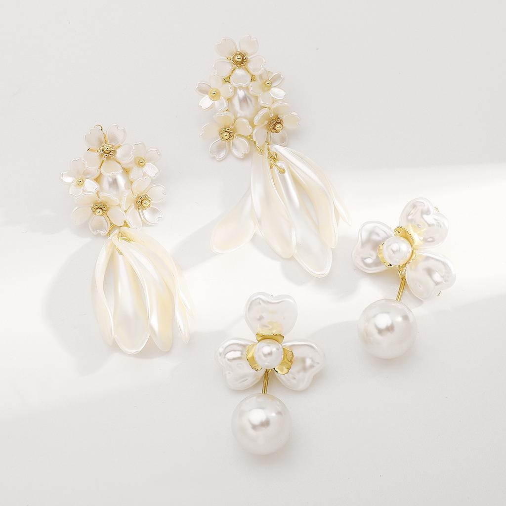 Summer Hot Selling French Flower Pearl Stud Earrings Elegant Lady Style Fashion Temperament Versatile Ear Jewelry For Women