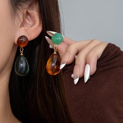 Maillard Retro Clear Water Drop Contrasting Color Asymmetrical Earrings Women'S Light Luxury Temperament Earrings Unique High-End Earrings