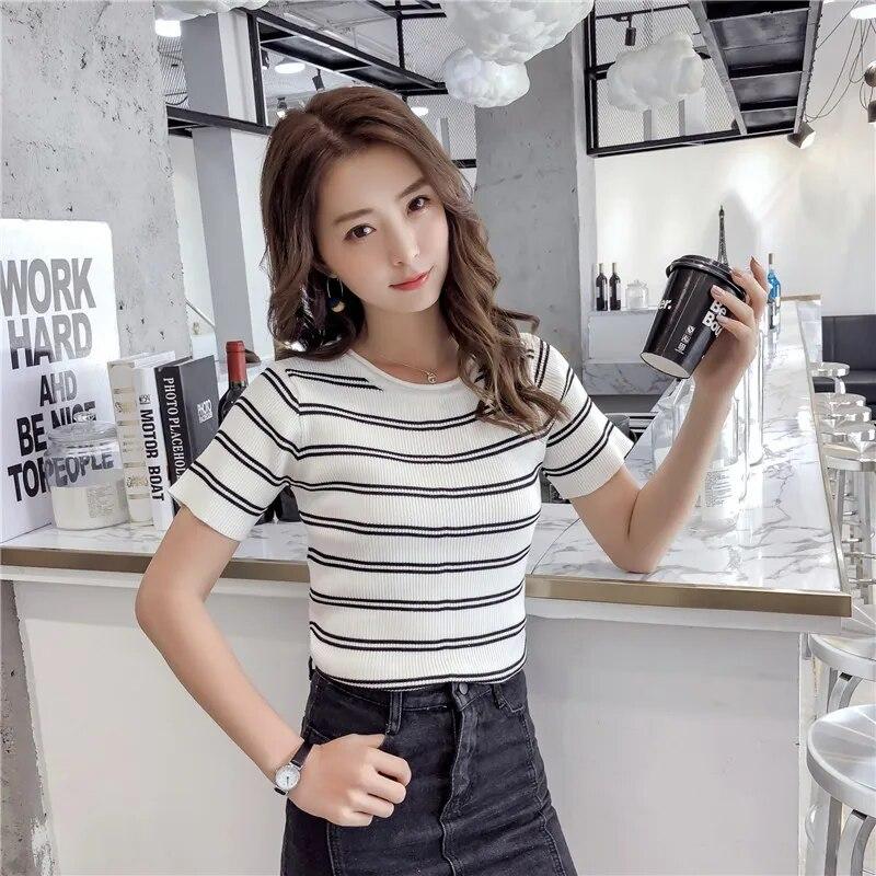 Strikket T-skjorte for kvinner Crop Top Dame Kontraststripet topp rundhals kortermet T-skjorte