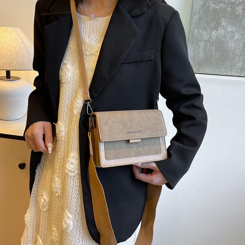 Kleine Tasche Damen 2025 Herbst neu Koreanische Version kleine quadratische Tasche breiter Schultergurt Mode vielseitig einzelne Schulter Umhängetasche Tide Großhandel