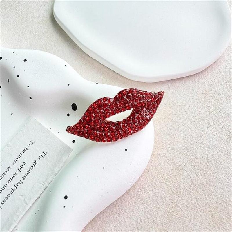 Sexy Red Lips Big Rhinestone Crystal for Women Brooches Pin Badges Alloy Backpack Icons Girls Jewelry
