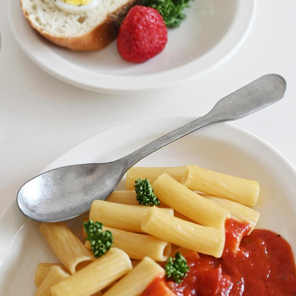 

Charingworth Fiddle Vintage Cutlery Dinner Spoon, UK