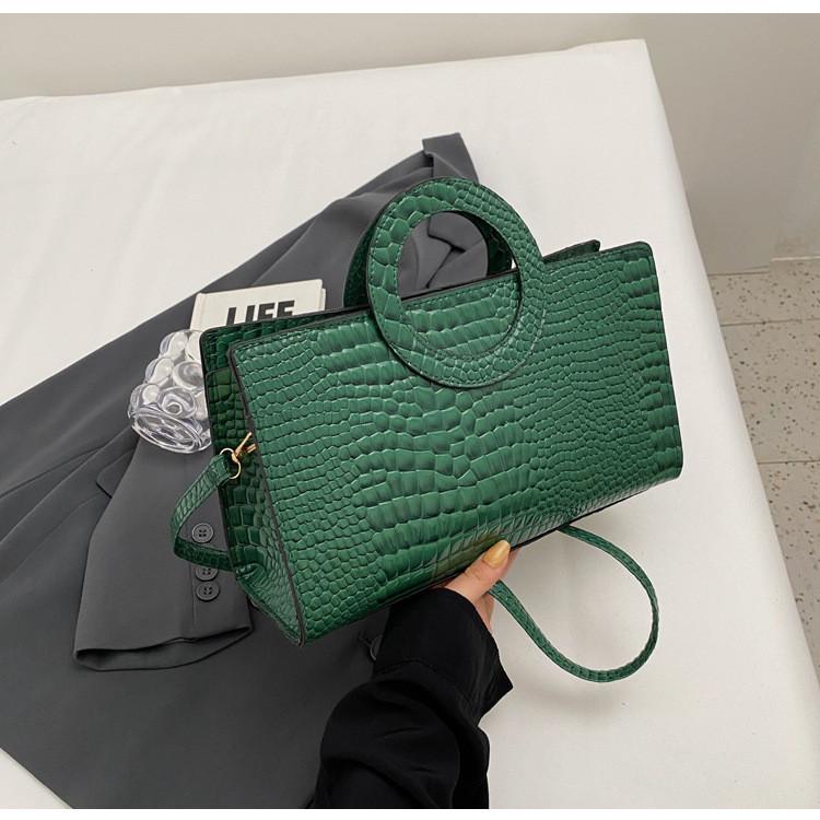 Crocodile Pattern Casual 2024 New European And American Fashion Winter Large Capacity Commuter Retro Single Shoulder Crossbody Handbag зелёный