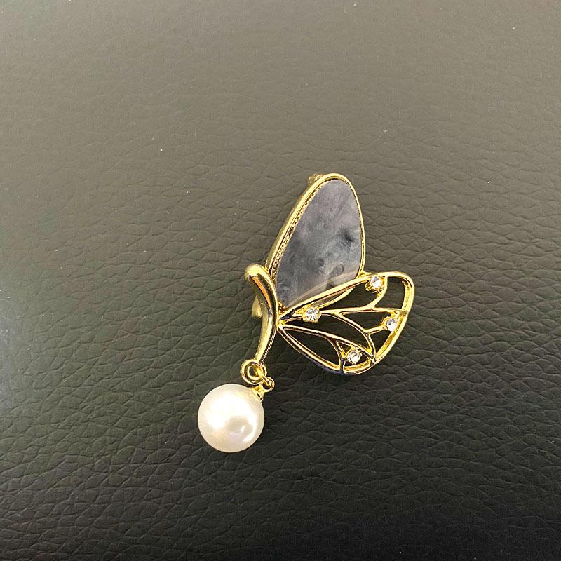 Butterfly High-end Style Brooch, Anti-glare Pin with Unique Design for A Niche Market.