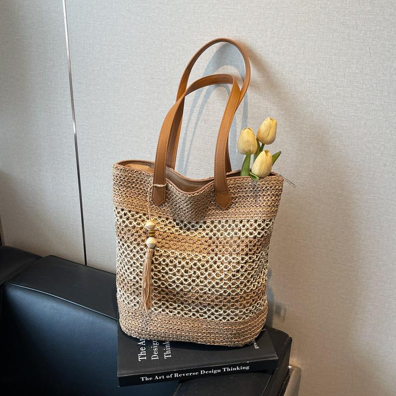 

Straw bag women s new retro tote bag versatile large-capacity shopping bag fringed beach bag