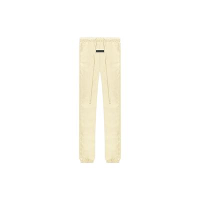 Partea de jos – Pantaloni de trening și colanți