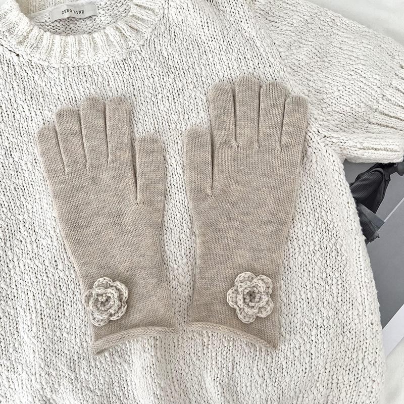 

Перчатки Теплые трехмерные цветочные загнутые края Камелия для верховой езды, утепленные пятипалые шерстяные перчатки, партия