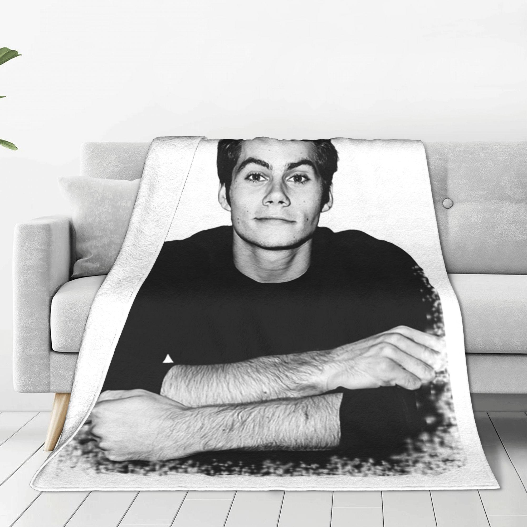 Exquisite Fashion Items Unisex Dylan O'brien 4 Blankets Portable Flannel Sofa Throw Blanket For Couch Bedding Travel Throws Bedspread Quilt