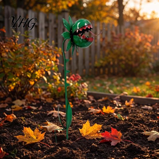 Fun Floral Garden Stakes Venus Flytrap Stake, Metal Carnivorous Plant Yard Decor, Weird Gothic Funny Gifts for Lovers Decor Outdoor Patio Lawn,
