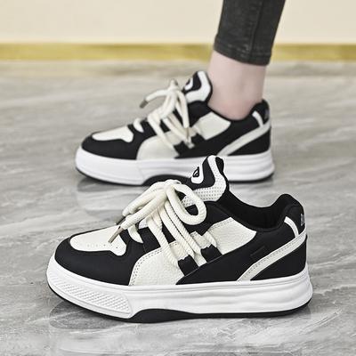 Buty na platformie białe damskie 2025 nowe podwyższające wszechstronne codzienne buty typu board buty niszowe retro kontrastujące sportowe modne buty typu dad