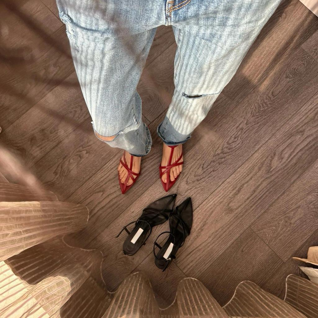 First encounter season 2026 spring and summer niche pointed-toed stiletto sandals cross cross strap open-toed design medium-heeled slippers