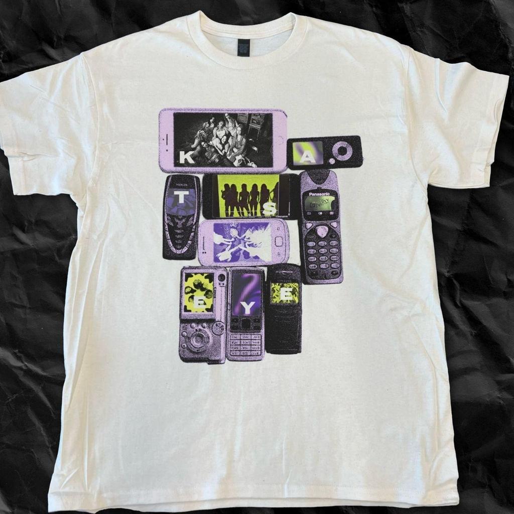 clairo y2k graphic Unisex Tee
