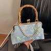 Fashi 3D Butterfly Embroidered One Shoulder Bag Women Persalized Bamboo Handbag Elegant Pearl Chain Crossbody Bags for Party