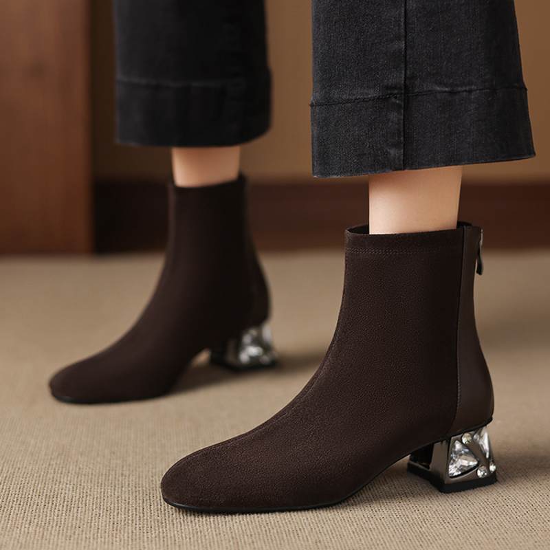 Krazing Pot Cow Suede Nubuck Winter Round Toe Chelsea Boots Med Heels Zipper Crystal Heels Women Ankle Boots