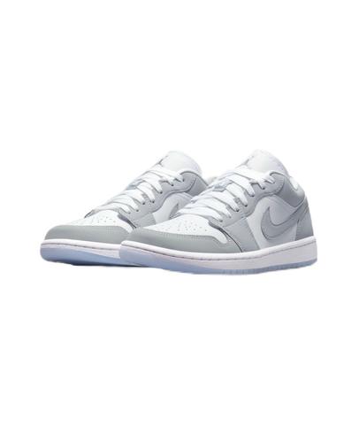 

Nike Air 1 Low White Wolf Grey Womens WMSN DC0774-105 EU 105 білий/сірий