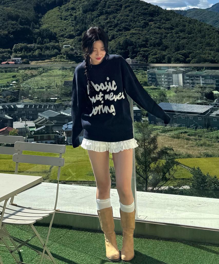 BLOND9 Slogan Round Knit Sweater_Navy (Type B)