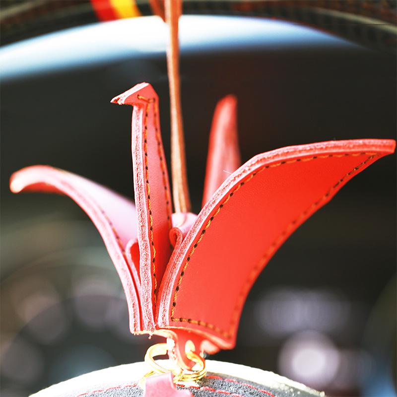 

Handcrafted Genuine Leather Crane Car Pendant - High-End Decorative Gift Cowhide