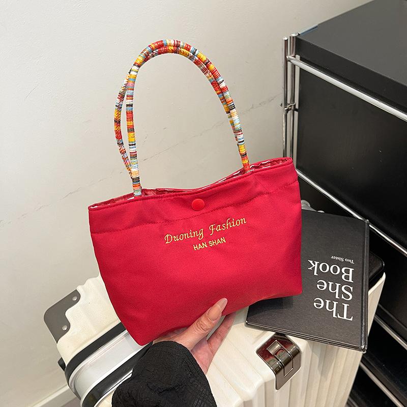 

Cute and exquisite mobile phone bag, portable color rope, portable eye-catching color contrast supplement, practical going out mobile phone bag