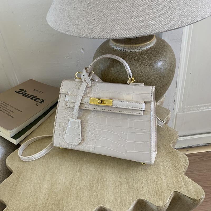 Retro Handbag Bag Women's 2025 New Trendy Autumn and Winter High-end Crocodile Pattern Single Shoulder Messenger Commuter Small Square Bag