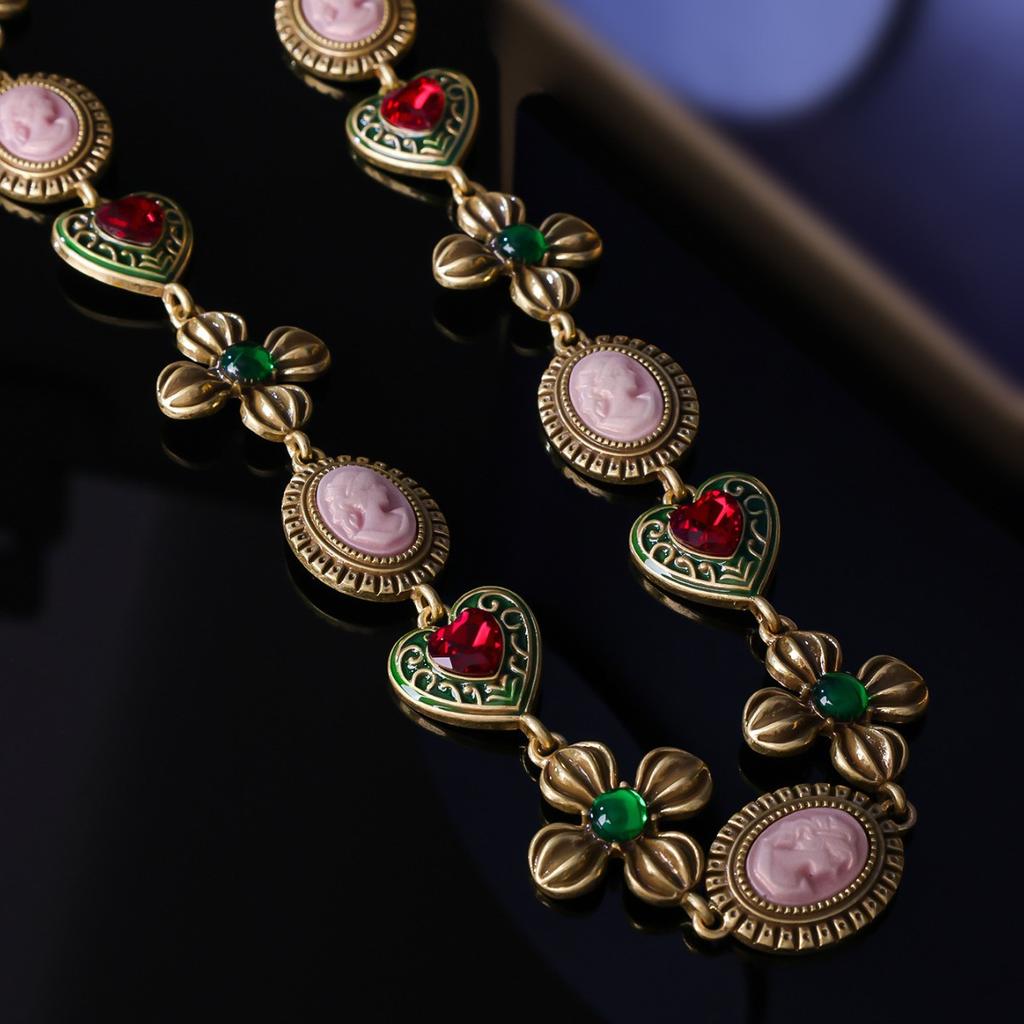 Medieval Flower Old Necklace Personalized Retro Jewelry Set Vintage Court Love Portrait Versatile Earrings