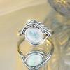 Vintage Feather Opal Ring European and American vintage-style oval opal ring