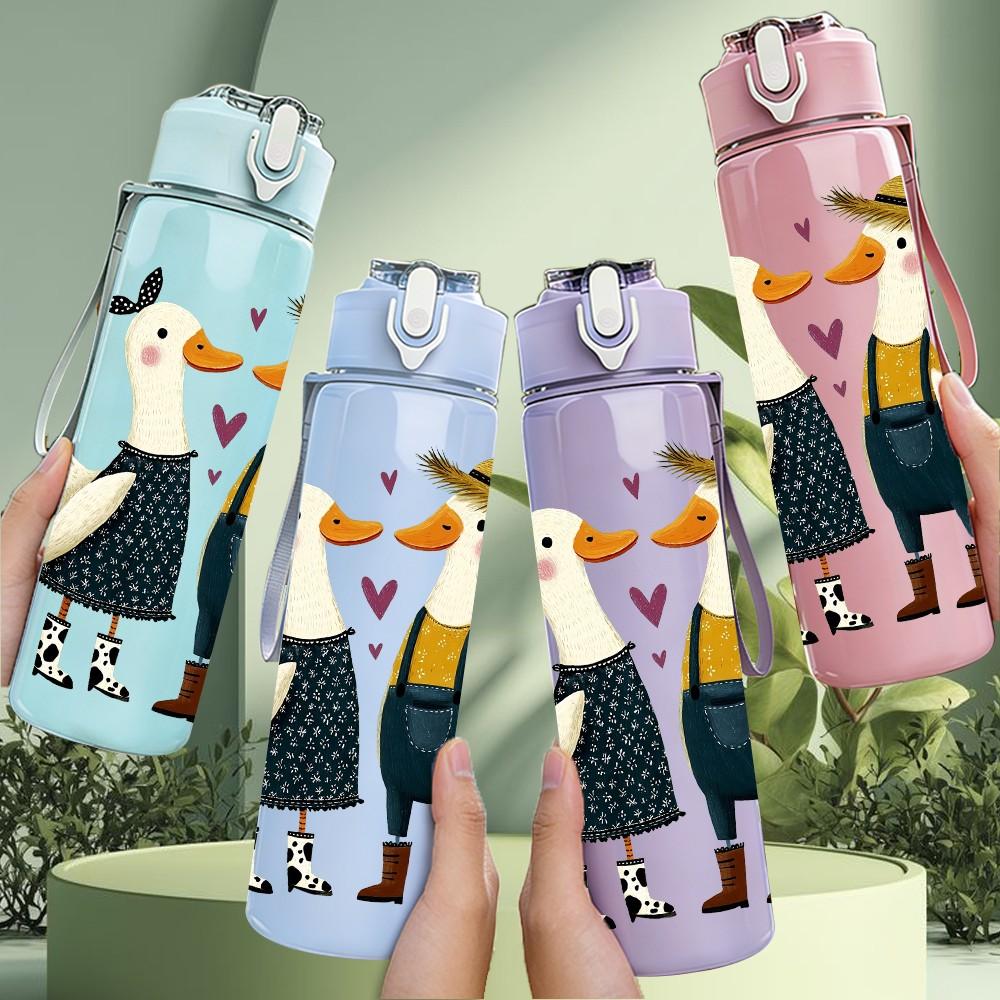 1PC Duck Couple Formal Cartoon 750ml Color Plastic Sports Water Bottle Leakproof Flip Straw Lid Suitable for Sports Office Home Use