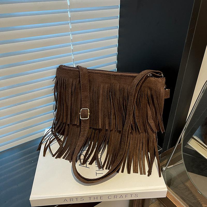 

New matte fringed niche design sense trendy casual retro versatile shoulder messenger bag