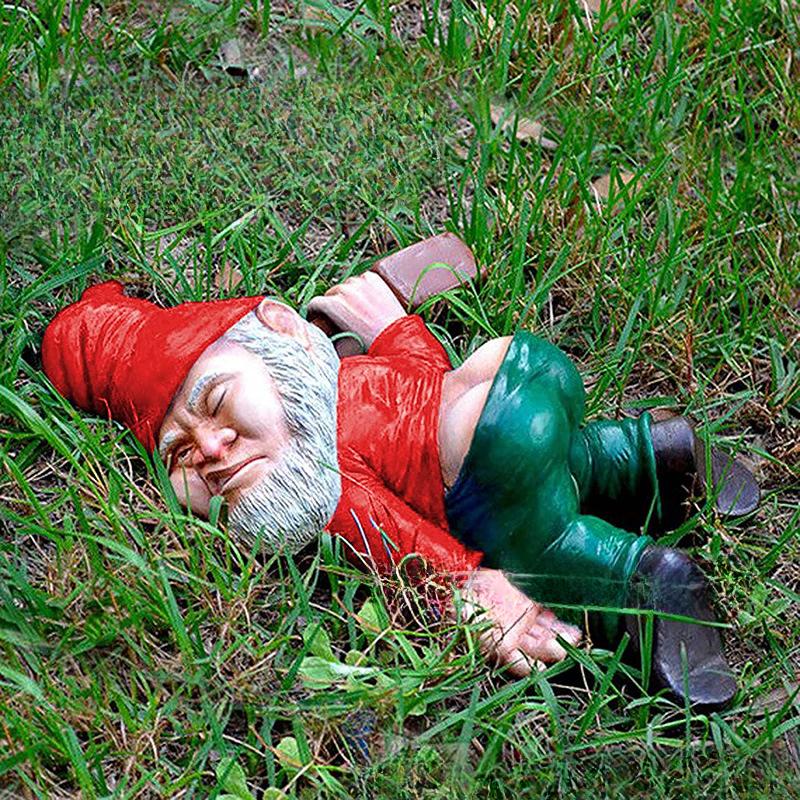 Parodie Betrunkener Zwerg auf dem Boden Harzdekoration Zwerg Weihnachtsdesign Hofschmuck Harz