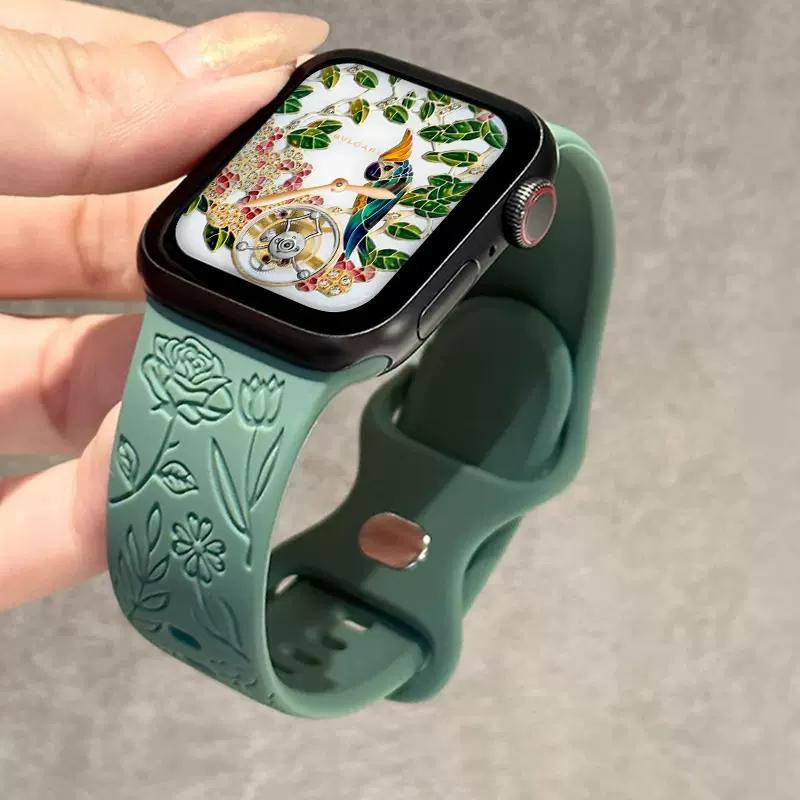 

Силиконовый ремешок для Apple Watch, ремешок iWatch с тиснением розы Applewatch 8, 7, 6, 5, 4, 3, 2 1se Ultra, 38 мм, 40 мм, 41 мм, 42 мм, 44 мм, 45 мм, 49 мм 38/40/41mm сосна зеленый